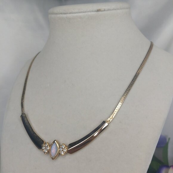 90s Vintage Avon Necklace Opalesque Splendor Gold Tone 18'' Shiny Iridescent EUC - Picture 7 of 15